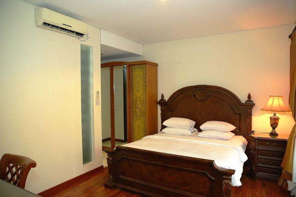 Arimbi Pejaten Suites Jakarta Exterior photo