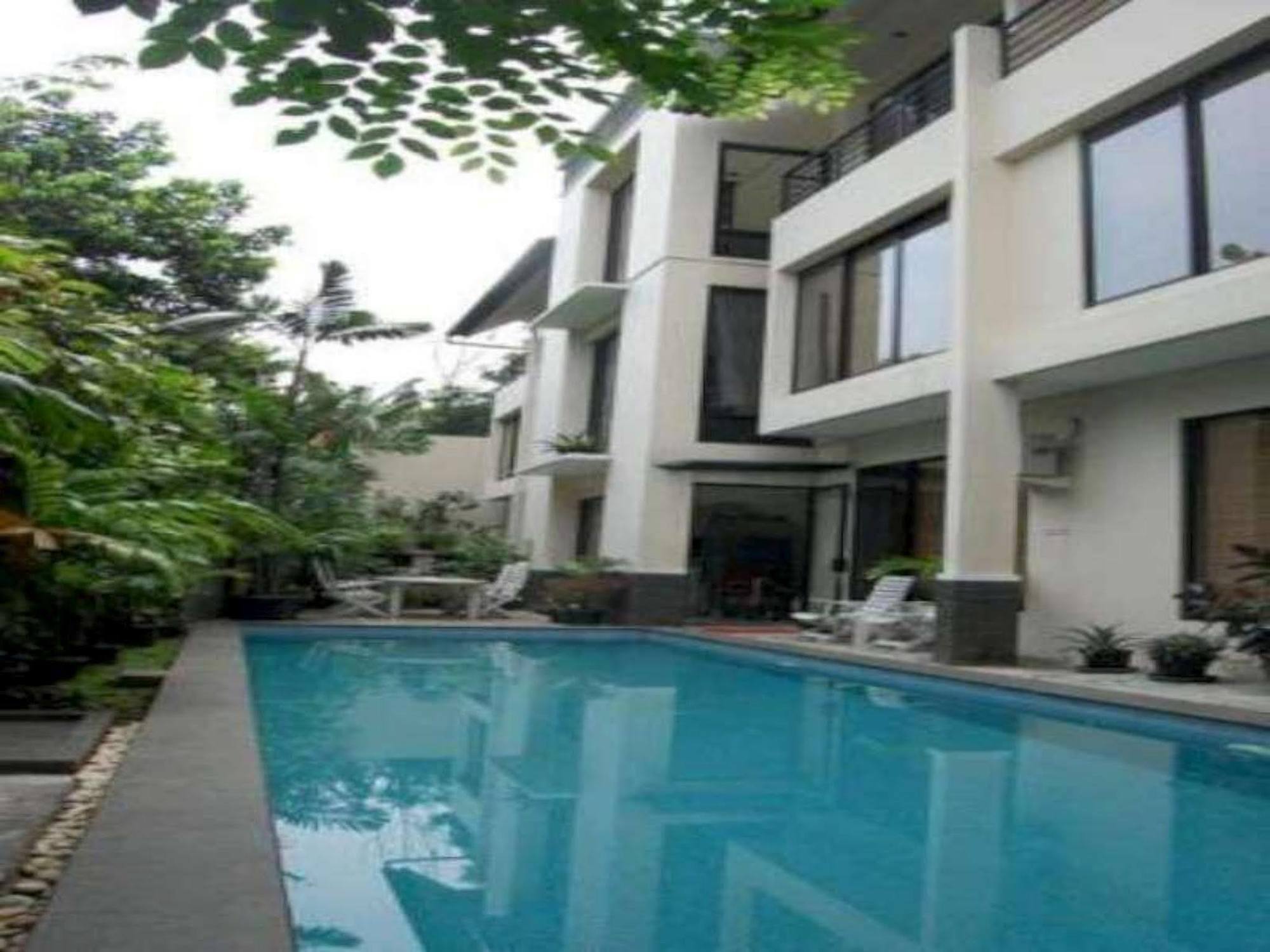 Arimbi Pejaten Suites Jakarta Exterior photo