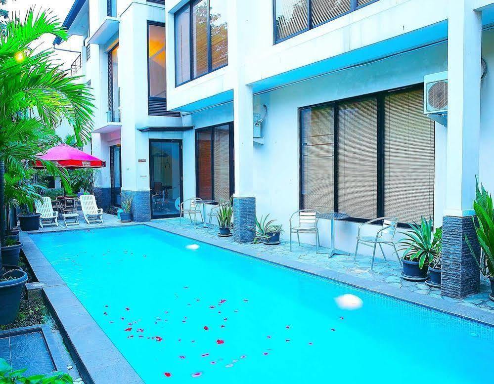 Arimbi Pejaten Suites Jakarta Exterior photo